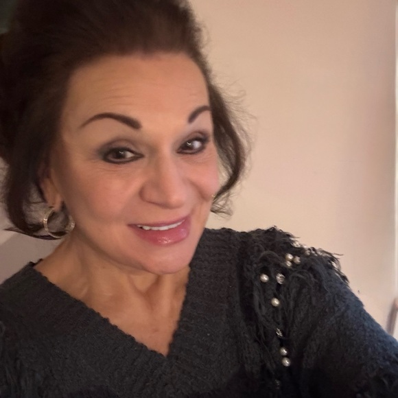 Meet your Posher, Deborah - Picture 6 of 16